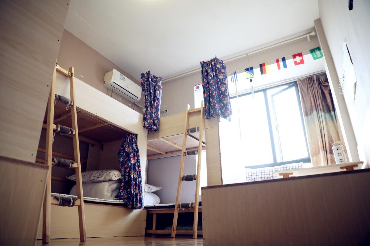 Huanlesong Youth Hostel Ухань Екстер'єр фото