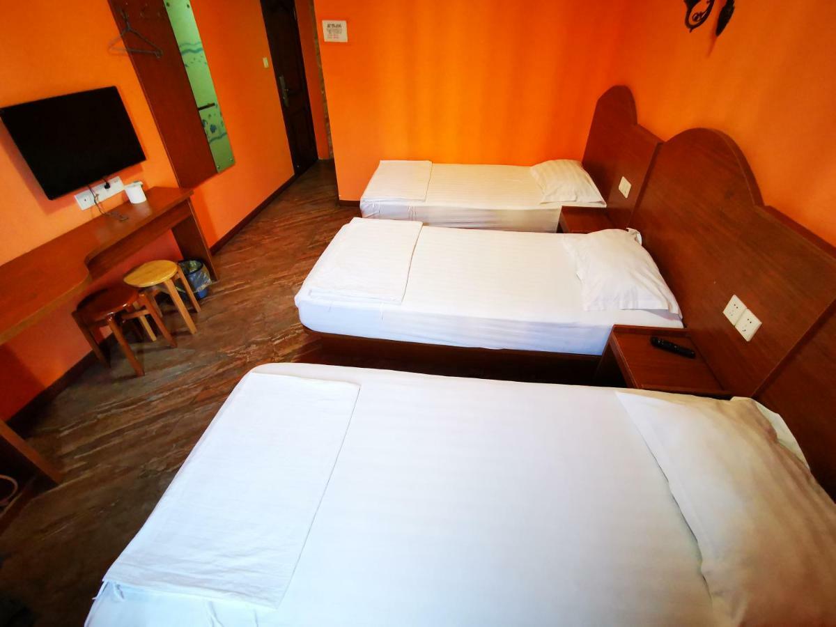Huanlesong Youth Hostel Ухань Екстер'єр фото