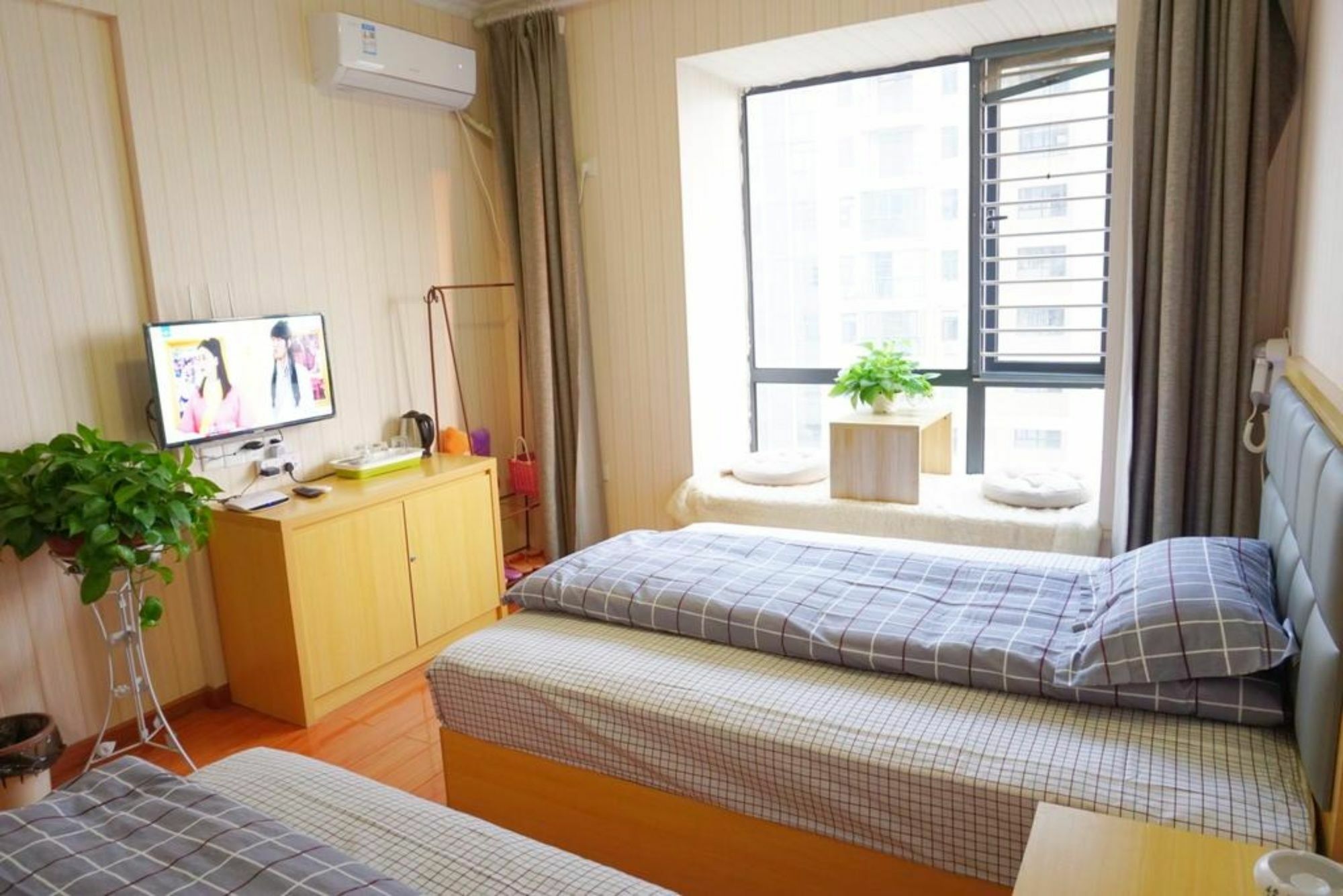 Huanlesong Youth Hostel Ухань Екстер'єр фото